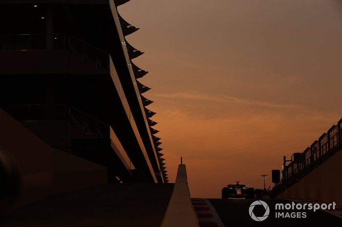 Jake Dennis, Red Bull Racing RB19 