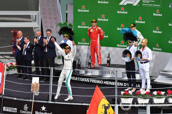 Lewis Hamilton, Mercedes AMG F1 celebra en el podio