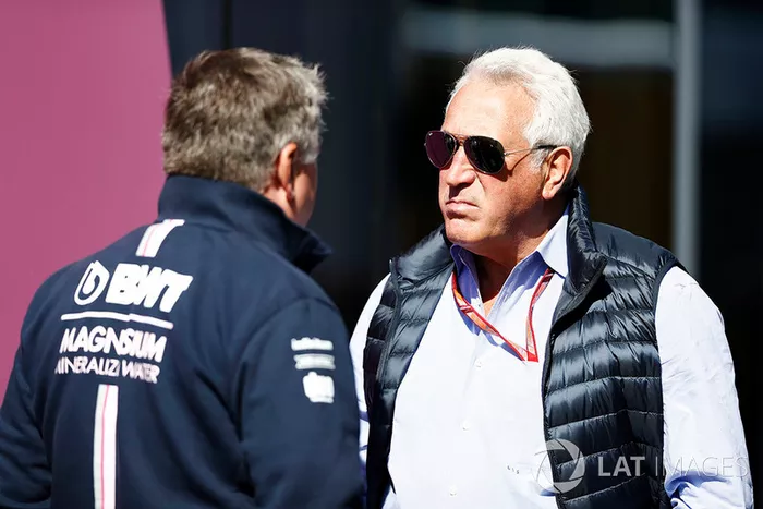 Lawrence Stroll habla con Otmar Szafnauer, COO de Force India