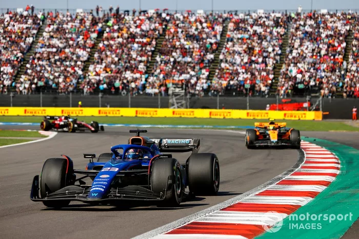 Alex Albon, Williams FW45, Lando Norris, McLaren MCL60, Valtteri Bottas, Alfa Romeo C43