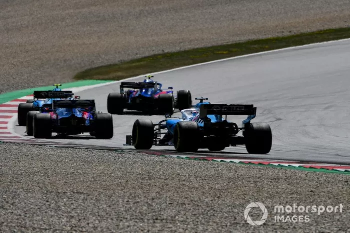 Alexander Albon, Toro Rosso STR14, Robert Kubica, Williams FW42, Daniil Kvyat, Toro Rosso STR14, y George Russell, Williams Racing FW42