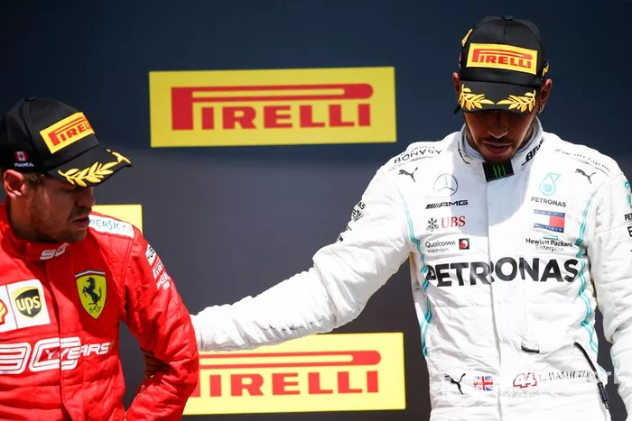 Sebastian Vettel e Lewis Hamilton no pódio