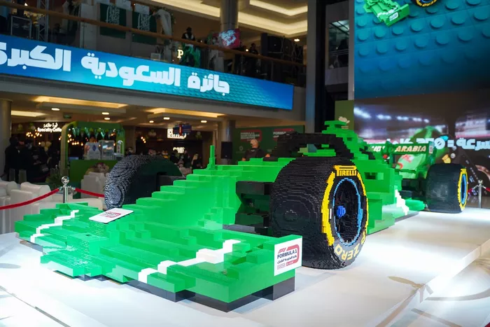 الاتحاد السعودي للسيارات والدراجات النارية يبني أكبر مجسم لسيارة فورمولا واحد في العالم
