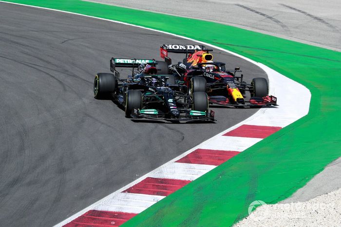 Lewis Hamilton, Mercedes W12, Max Verstappen, Red Bull Racing RB16B