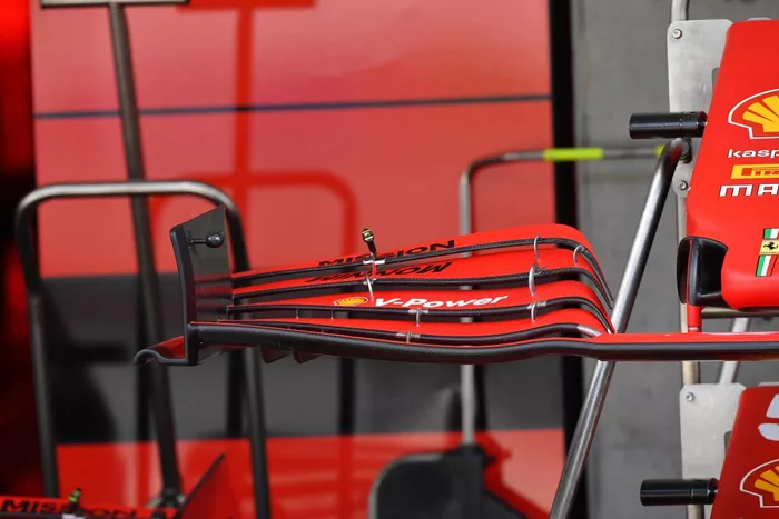 Detalle del ala frontal del Ferrari SF21 