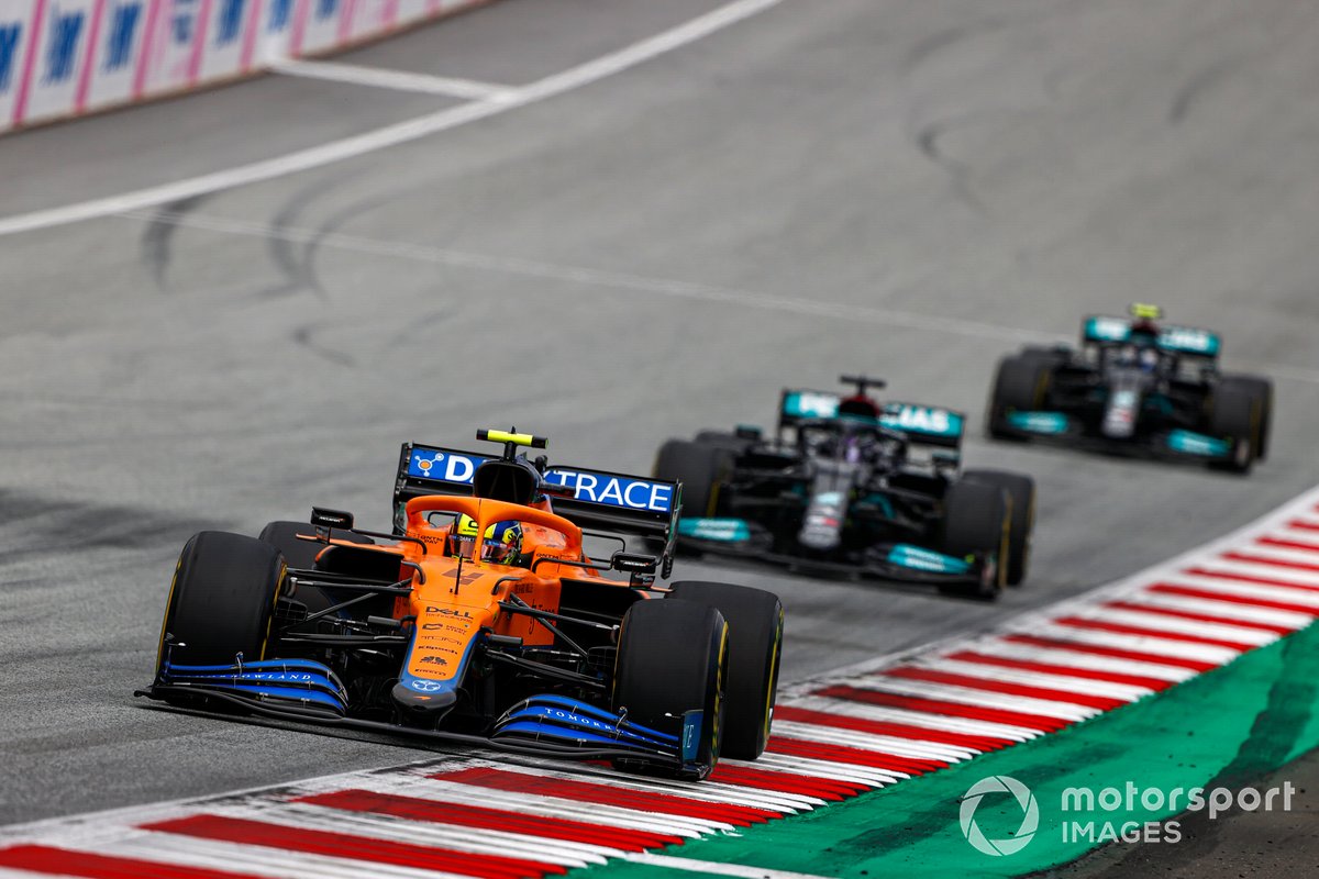 Lando Norris, McLaren MCL35M, Lewis Hamilton, Mercedes W12