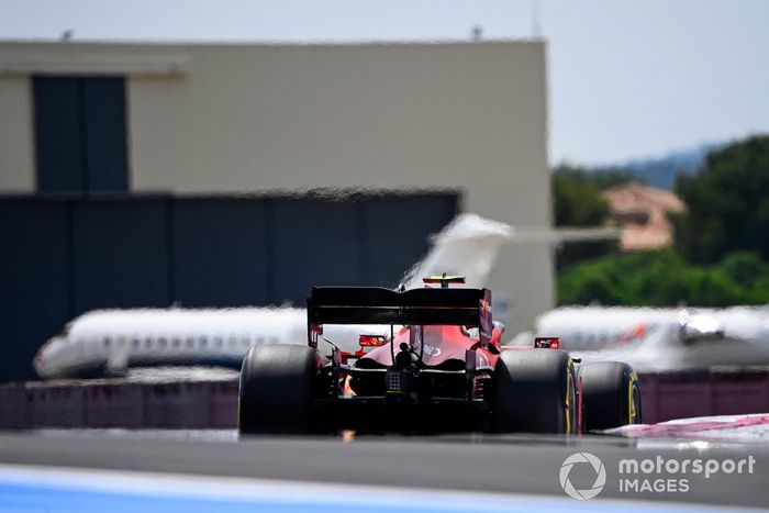 Carlos Sainz Jr., Ferrari SF21