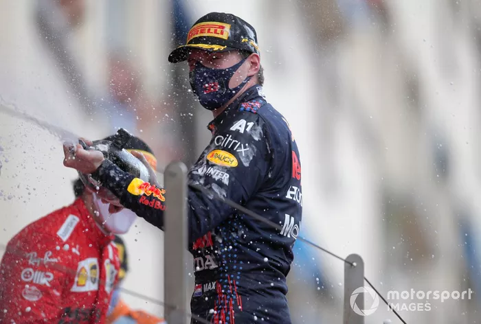Podio: ganador Max Verstappen, Red Bull Racing