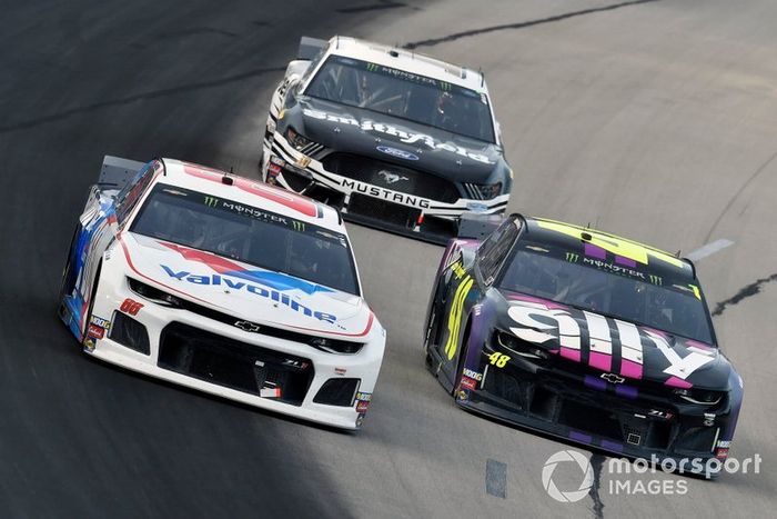 Alex Bowman, Hendrick Motorsports, Chevrolet Camaro Valvoline and Jimmie Johnson, Hendrick Motorsports, Chevrolet Camaro Ally Fueling Futures