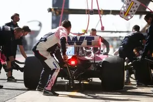 Sergio Perez, Racing Point F1 Team RP19 pit stop