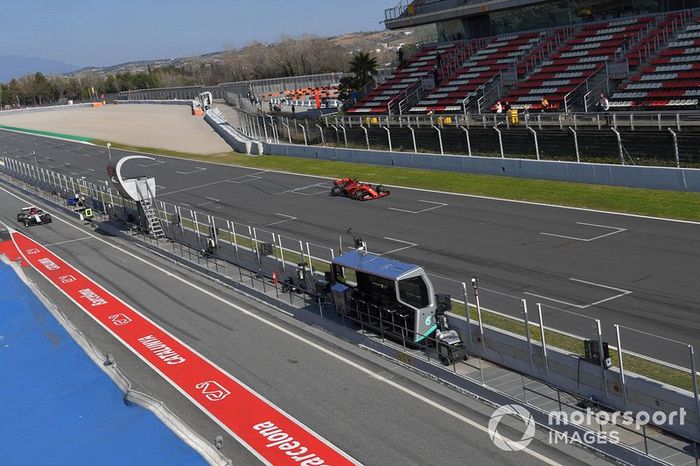 Sebastian Vettel, Ferrari SF90 y Kimi Raikkonen, Alfa Romeo Racing C38