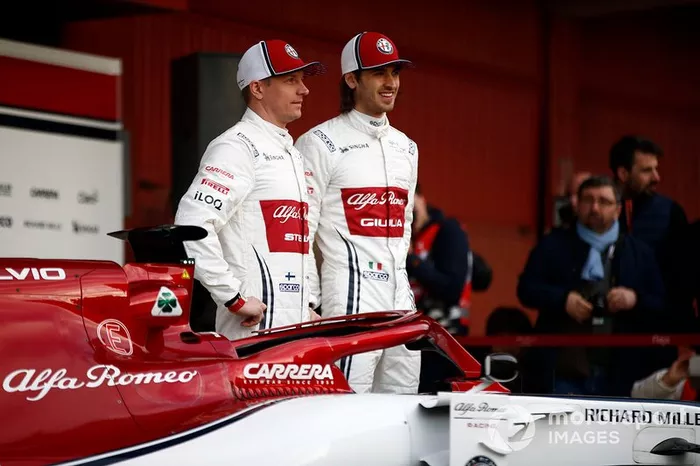 Kimi Raikkonen, Alfa Romeo Racing et Antonio Giovinazzi, Alfa Romeo Racing