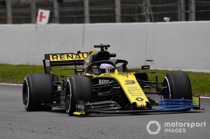 Daniel Ricciardo, Renault F1 Team R.S. 19  con parafina en el alerón delantero