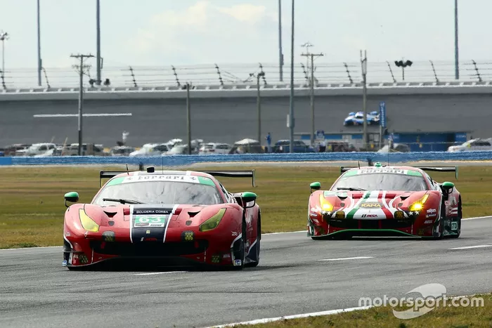 #63 Scuderia Corsa Ferrari 488 GT3, GTD: Ryan Briscoe, Marcos Gomes, Ed Jones, Bret Curtis, #21 Af Corse Ferrari 488 GT3, GTD: Nicklas Nielsen, Daniel Serra, Matteo Cressoni, Simon Mann