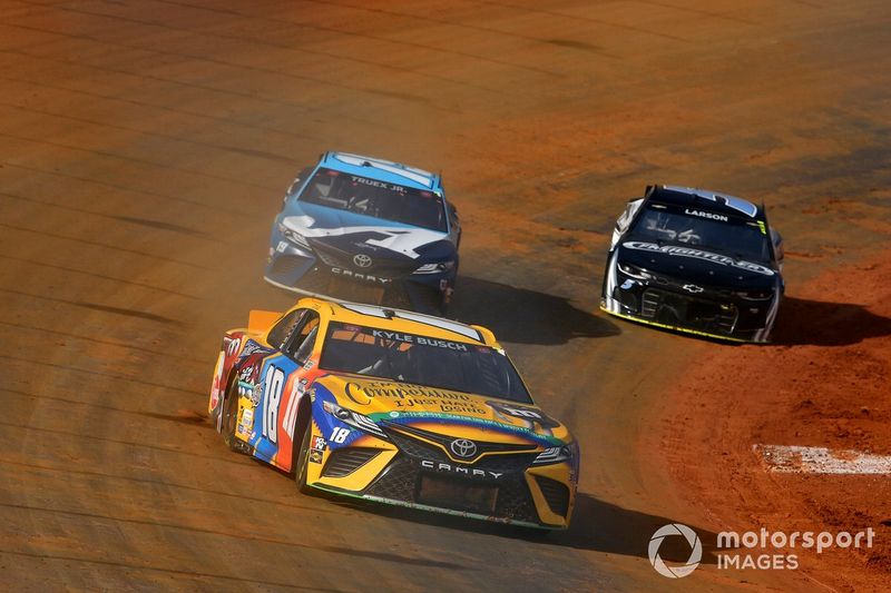 Kyle Busch, Joe Gibbs Racing, Toyota Camry M&M's Messages