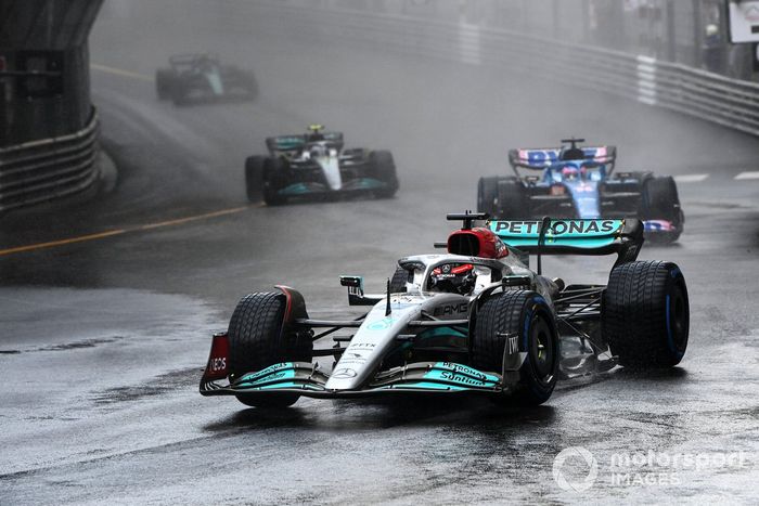 George Russell, Mercedes W13, Fernando Alonso, Alpine A522