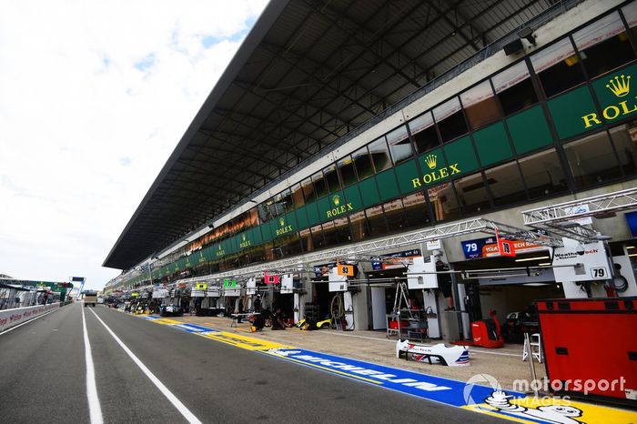 Pitlane set up