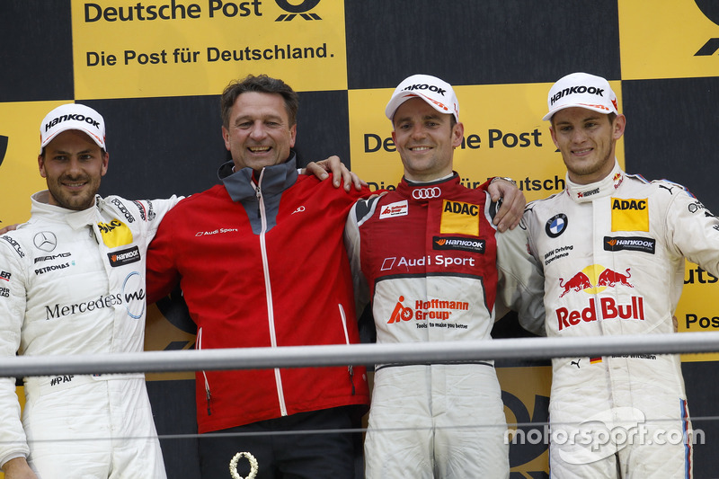 Подіум: переможець гонки Джеймі Грін, Audi Sport Team Rosberg, Audi RS 5 DTM, друге місце Гері Паффетт Mercedes-AMG Team HWA, Mercedes-AMG C63 DTM, третій Марко Віттманн, BMW Team RMG, BMW M4 DTM