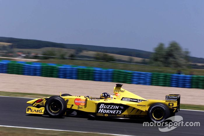 Jordan en el Gran Premio de Francia de 1999: el logotipo de Benson & Hedges da paso temporalmente al de Buzzin Hornets