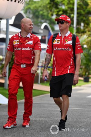 Kimi Raikkonen, Ferrari, his trainer Mark Arnal