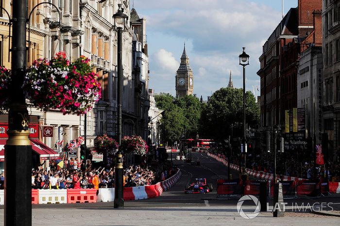 Carlos Sainz Jr., Scuderia Toro Rosso