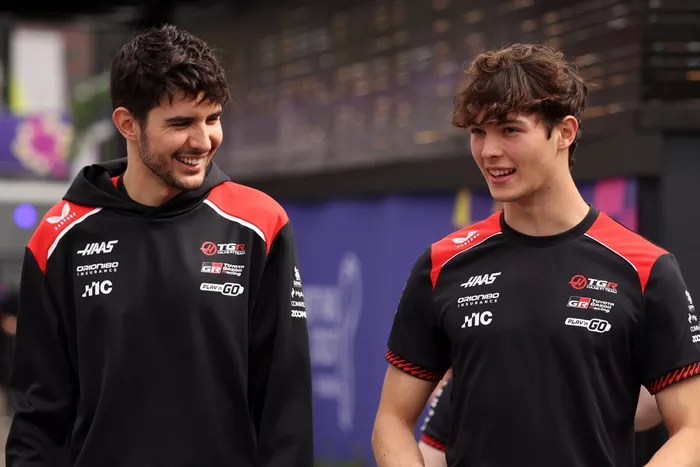 Esteban Ocon, Haas F1, Oliver Bearman, Haas F1
