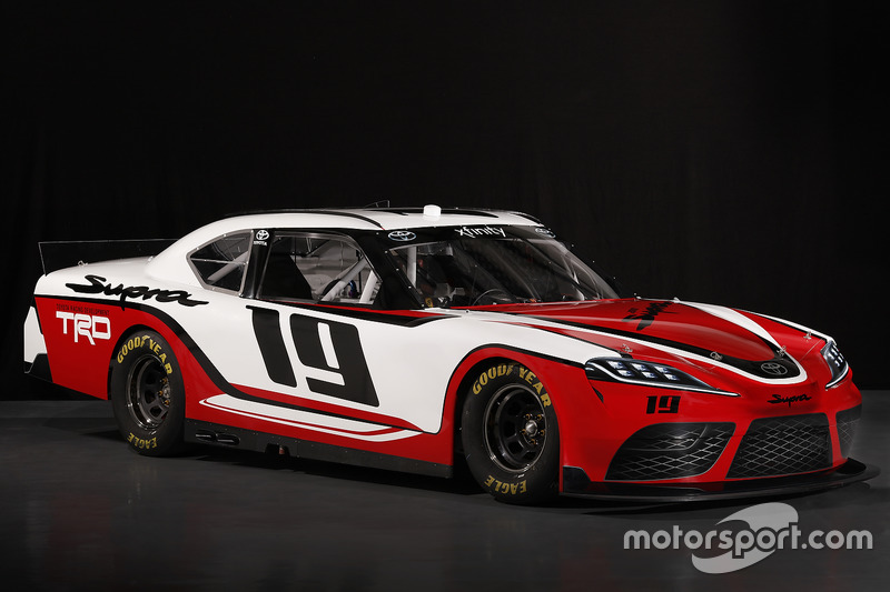 Автомобиль Toyota Supra 2019 года для чемпионата NASCAR Xfinity