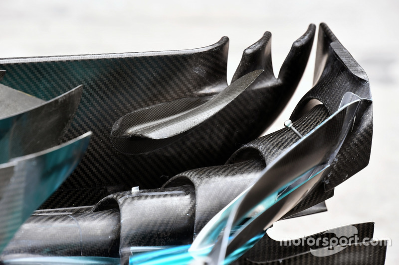 Mercedes-Benz F1 W08  front wing detail