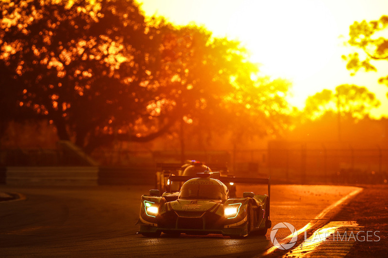 #22 Tequila Patron ESM Nissan DPi, P: Pipo Derani, Johannes van Overbeek, Nicolas Lapierre