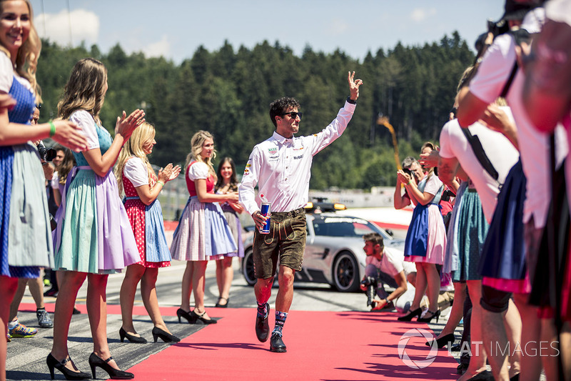 Daniel Ricciardo, Red Bull Racing on the drivers parade