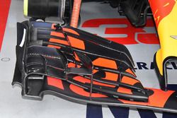 Red Bull Racing RB14 front wing detail