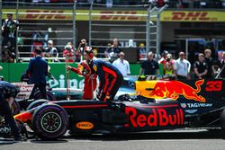 Max Verstappen, Red Bull Racing RB13, dans le parc fermé