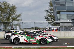 Rob Huff, Honda Racing Team JAS, Honda Civic WTCC; Norbert Michelisz, Honda Racing Team JAS, Honda C