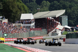 Lewis Hamilton, Mercedes AMG F1 W07 Hybrid bij de start