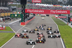 Nico Rosberg, Mercedes AMG F1 W07 Hybrid al comando alla partenza della gara