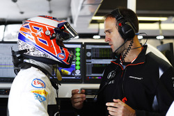 Дженсон Баттон, McLaren и Том Сталлард, гоночный инженер McLaren