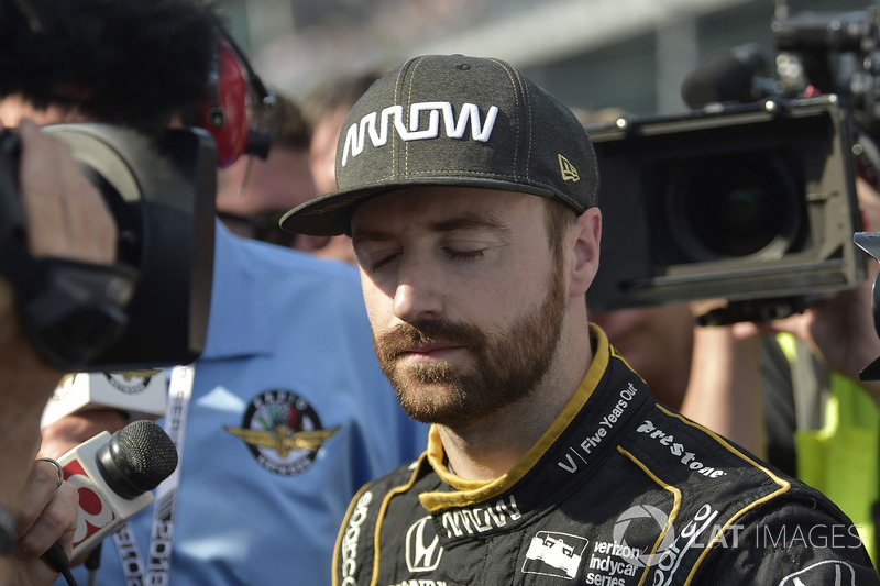 James Hinchcliffe, Schmidt Peterson Motorsports Honda, triste après avoir loupé sa qualification