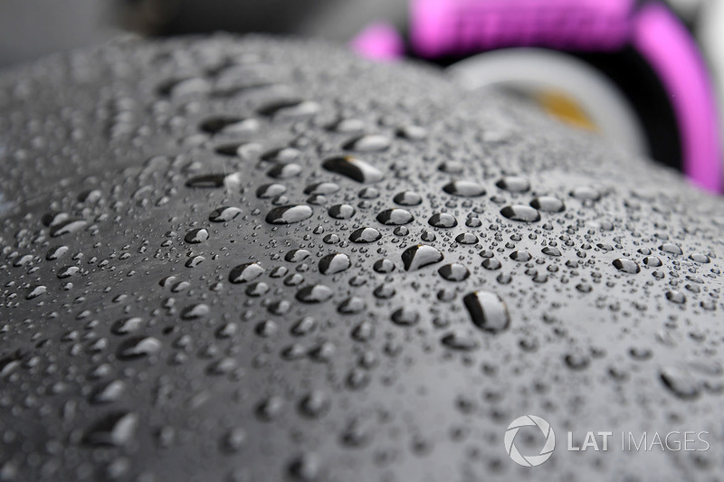 Slick Pirelli tyre and rain