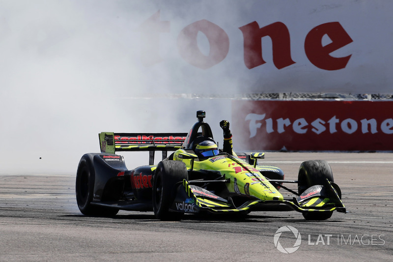 Race winner Sébastien Bourdais, Dale Coyne Racing with Vasser-Sullivan Honda