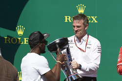 James Allison, directeur technique, Mercedes AMG F1, reçoit le trophée des constructeurs