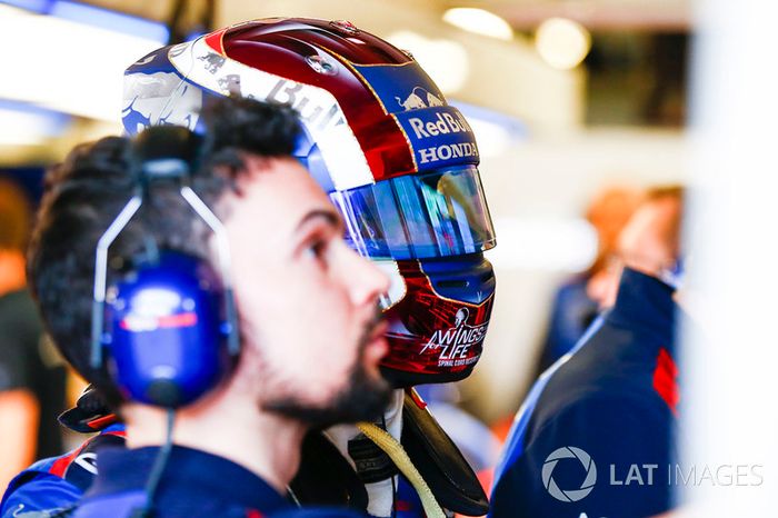 Pierre Gasly, Toro Rosso, en el garaje