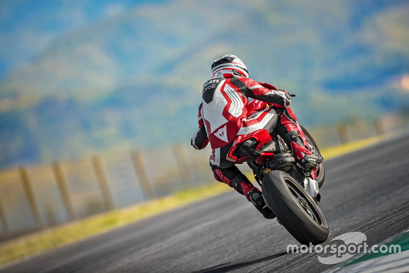 La Ducati Panigale V4 in pista