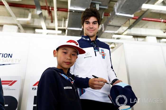 Lance Stroll, Williams Racing, con fans