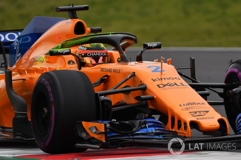 Stoffel Vandoorne, McLaren MCL33, aero paint on halo