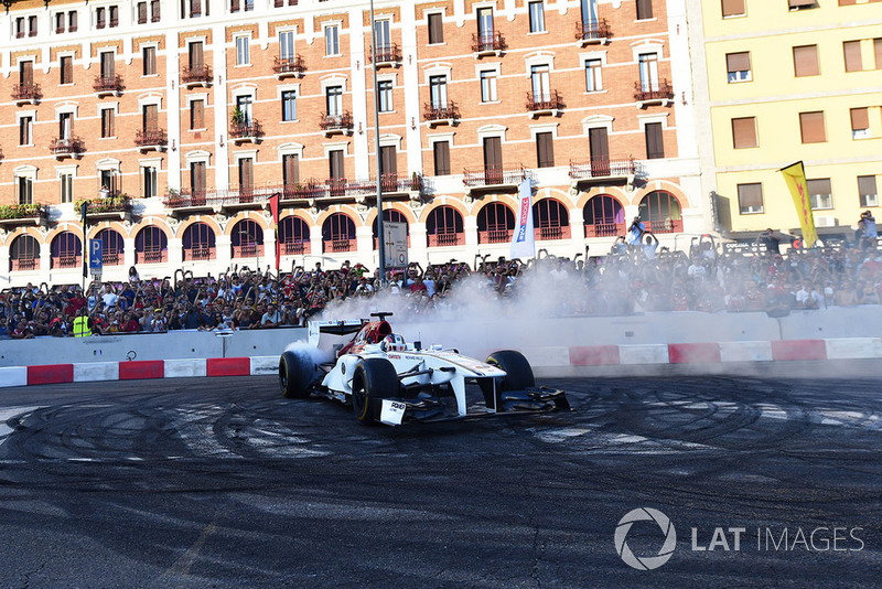 Charles Leclerc, Sauber burnout