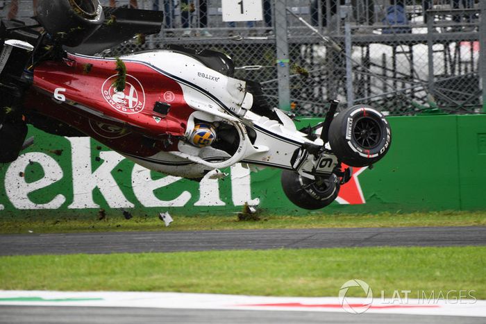 Marcus Ericsson, Sauber C37 crash