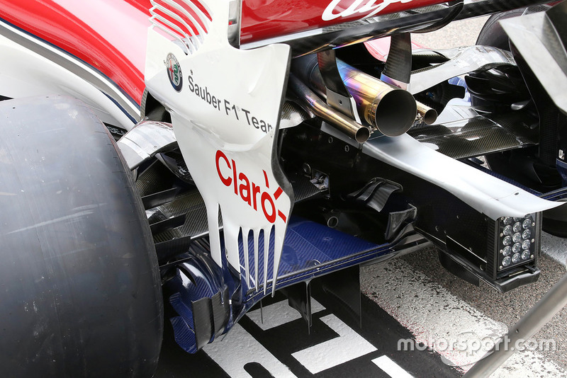 Детали задней части Sauber C37