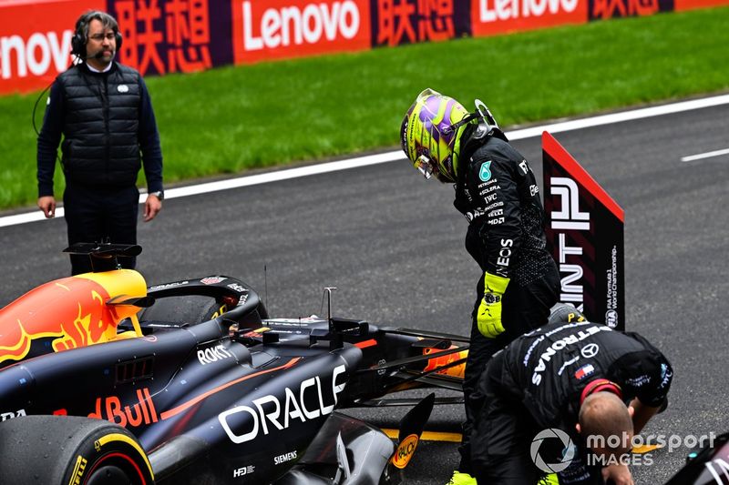 Lewis Hamilton, Mercedes-AMG F1 Team, 2° posizione, sulla griglia di partenza dopo la Sprint Race