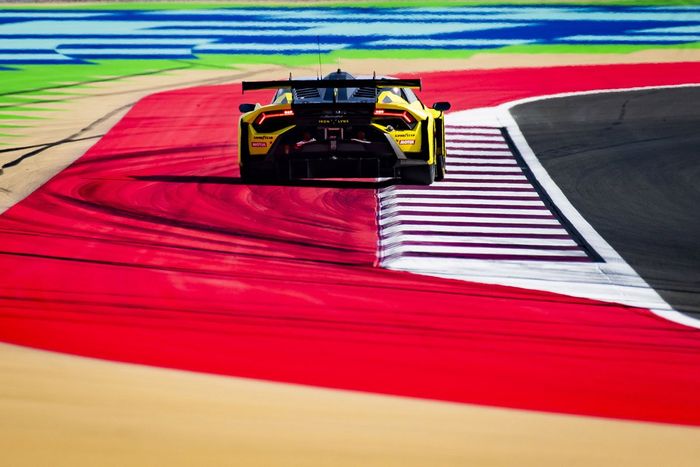 #60 Iron Lynx Lamborghini Huracan LMGT3 Evo2: Claudio Schiavoni, Matteo Cressoni, Franck Perera