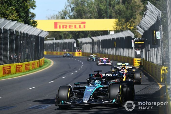 George Russell, Mercedes F1 W15, Sergio Pérez, Red Bull Racing RB20, Yuki Tsunoda, RB F1 Team VCARB 01